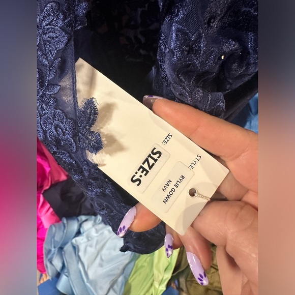 Size small - Picture 6 of 14